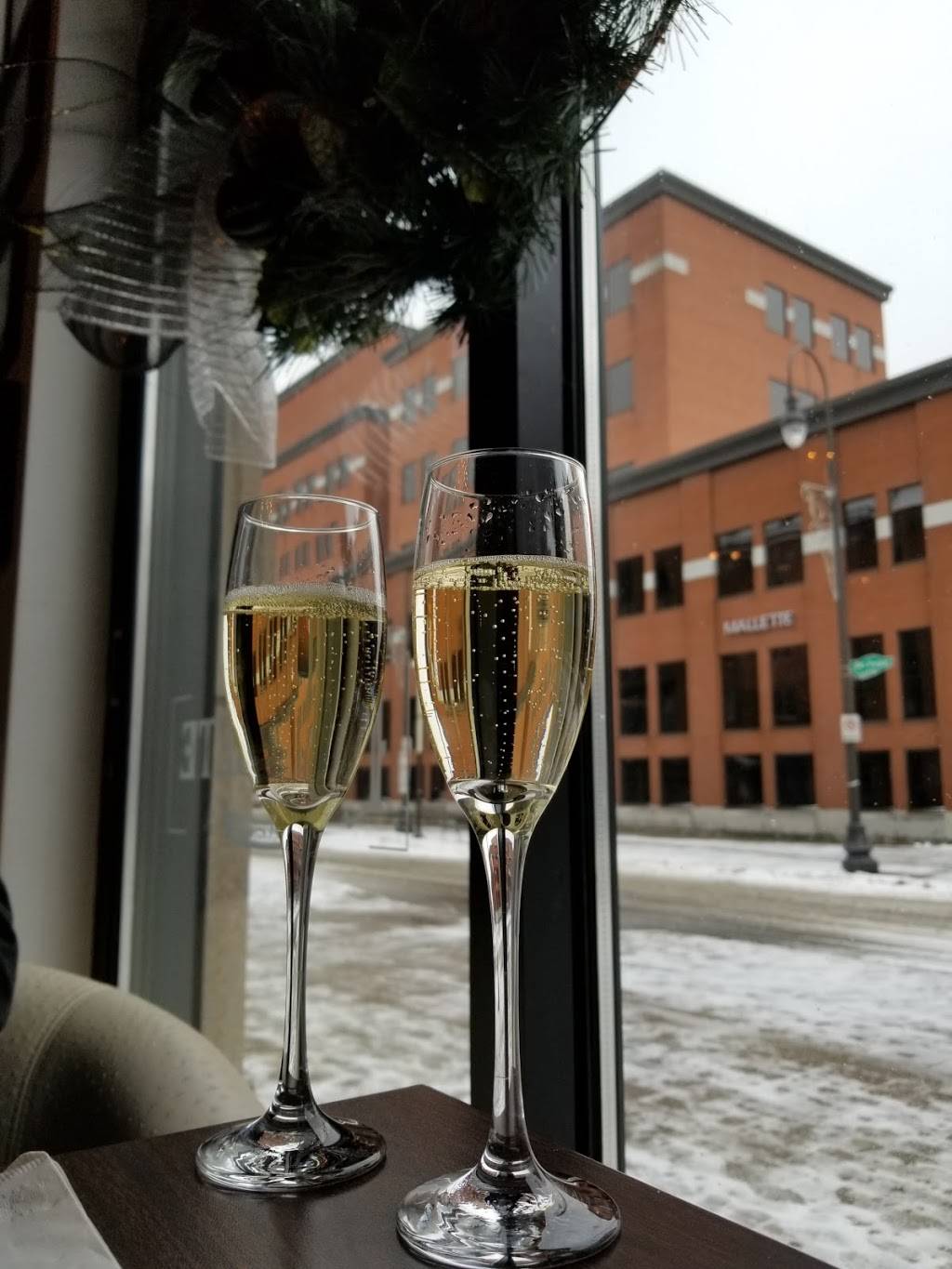 LAir Bête Steak House | restaurant | 68 Rue des Forges, Trois-Rivières, QC G9A 2G5, Canada | 8193701515 OR +1 819-370-1515