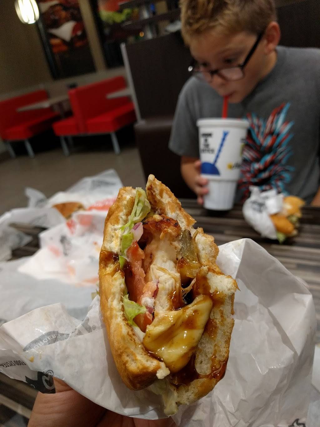 Hardees | restaurant | 1593 E Mason St, Green Bay, WI 54302, USA | 9209405050 OR +1 920-940-5050