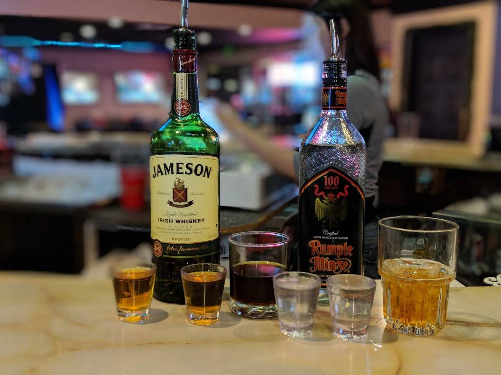 Rookies Bar & Grill | restaurant | 1702 120th St, Omaha, NE 68154, USA | 4024930351 OR +1 402-493-0351