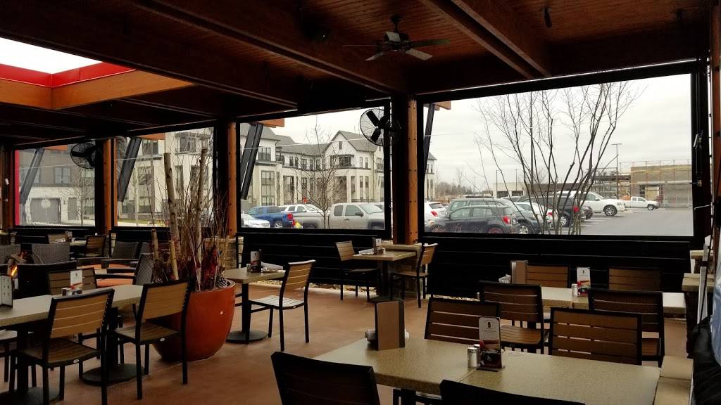 Lazy Dog Restaurant & Bar | restaurant | 1115 N Milwaukee Ave, Vernon Hills, IL 60061, USA | 8477807977 OR +1 847-780-7977