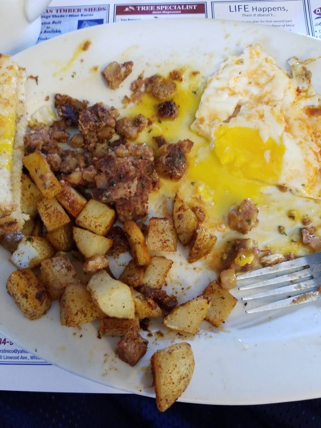 Picket Fence Restaurant | restaurant | 338 NE Main St, Douglas, MA 01516, USA | 5084767990 OR +1 508-476-7990