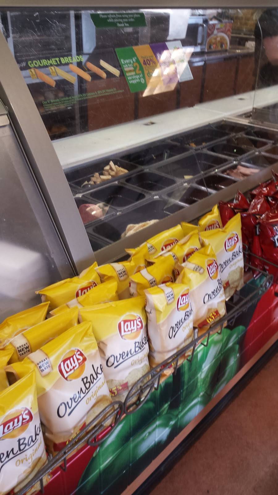 Subway Restaurants | restaurant | 445 E Linn St, Canton, IL 61520, USA | 3096474009 OR +1 309-647-4009