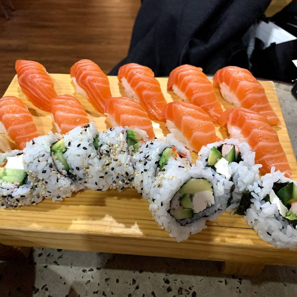 Tokyo Sushi | restaurant | 901 Yonge St, Toronto, ON M4W 2H2, Canada | 4165166168 OR +1 416-516-6168