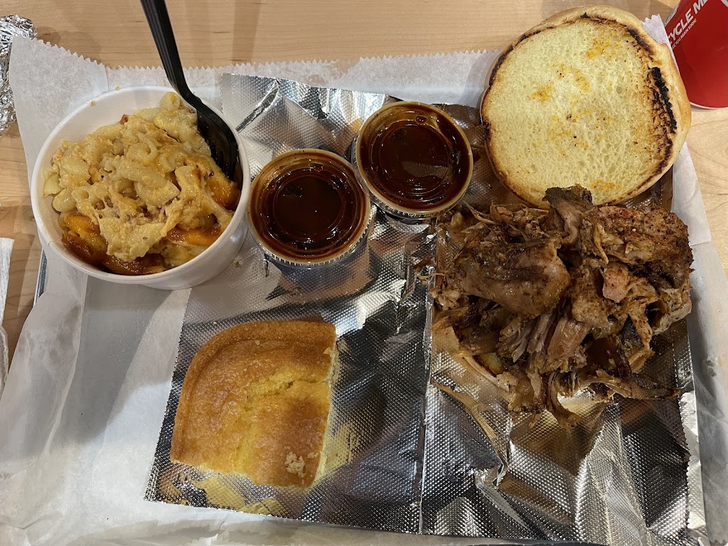 The Pit BBQ Grille and Catering (Bridge Park) | restaurant | 6750 Longshore St, Dublin, OH 43017, USA | 6146838797 OR +1 614-683-8797