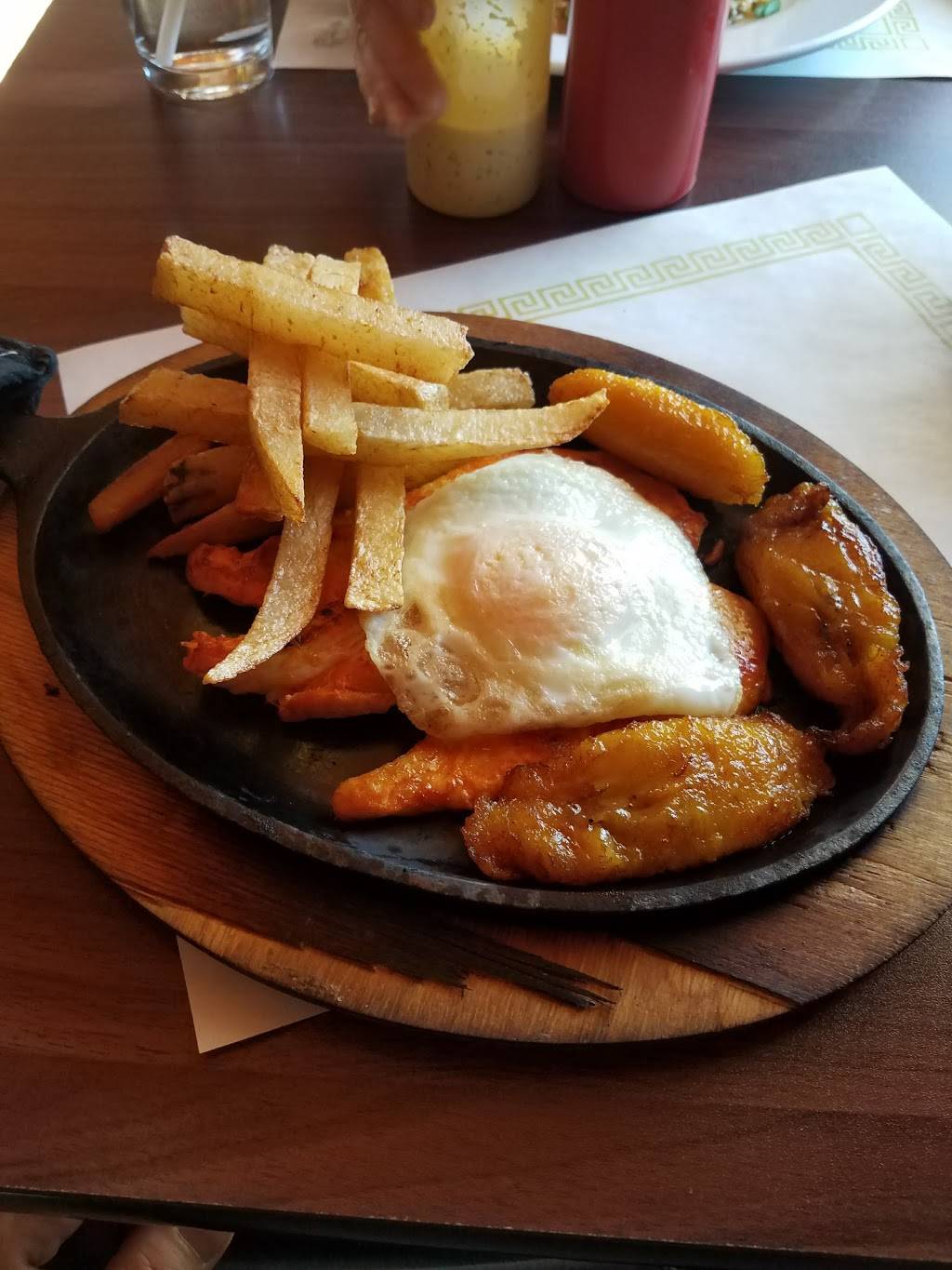 El Incomparable Peruvian Cuisine | restaurant | 17003 Chatsworth St, Granada Hills, CA 91344, USA | 8182712070 OR +1 818-271-2070