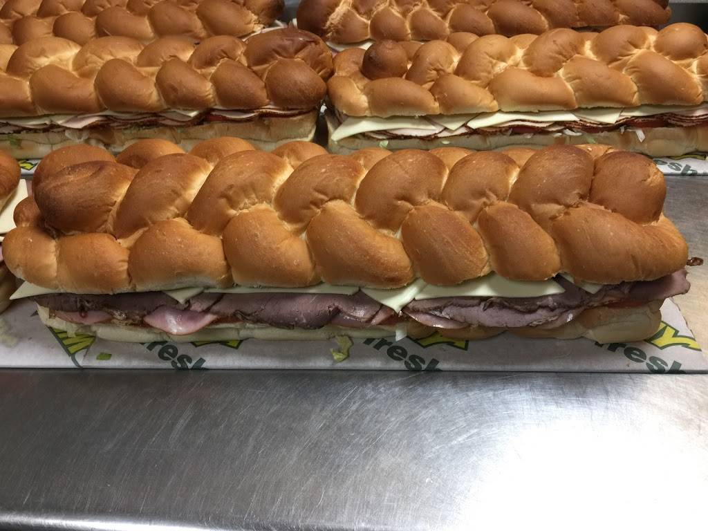 Subway Restaurants | restaurant | 1187 Middle Country Rd, (KingKullen Plaza), Middle Island, NY 11953, USA | 6319246789 OR +1 631-924-6789