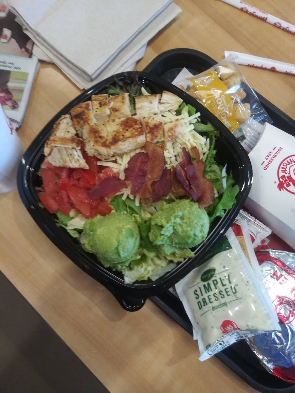 Wendys | restaurant | 2907 Navarre Ave, Oregon, OH 43616, USA | 4196985206 OR +1 419-698-5206