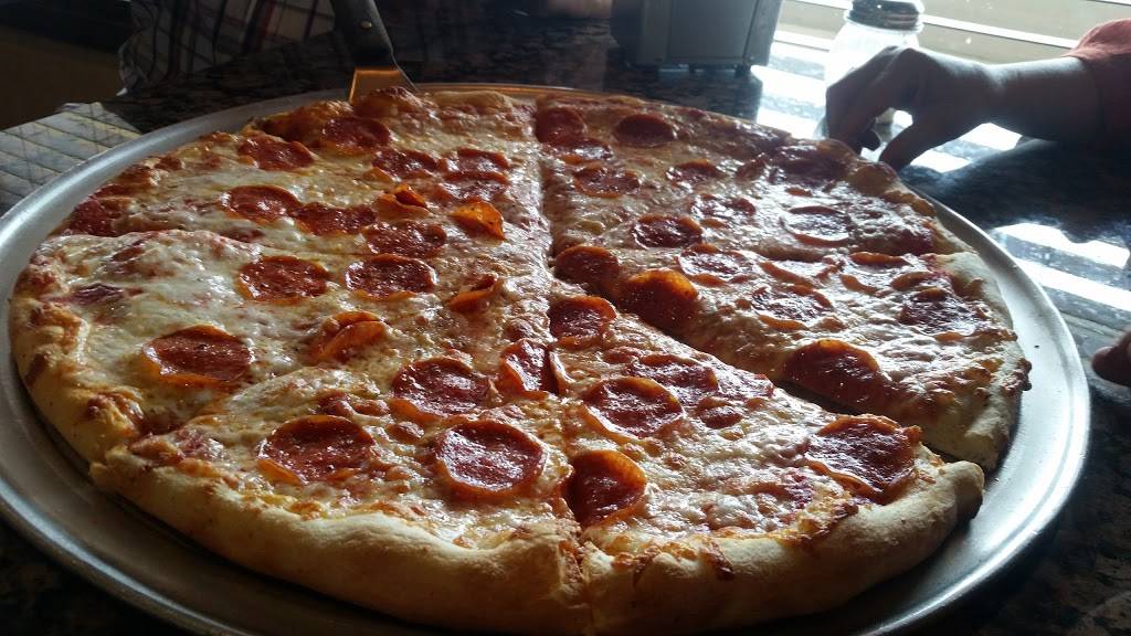 Raimos Pizza & Restaurant | restaurant | 187 W Merrick Rd, Freeport, NY 11520, USA | 5163784379 OR +1 516-378-4379