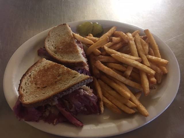 Craylees | restaurant | 237 Bleecker St, Utica, NY 13501, USA | 3155074713 OR +1 315-507-4713