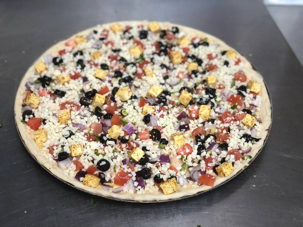 Chicagos Pizza With A Twist | restaurant | 3050 W Shaw Ave #105, Fresno, CA 93711, USA | 5592773737 OR +1 559-277-3737