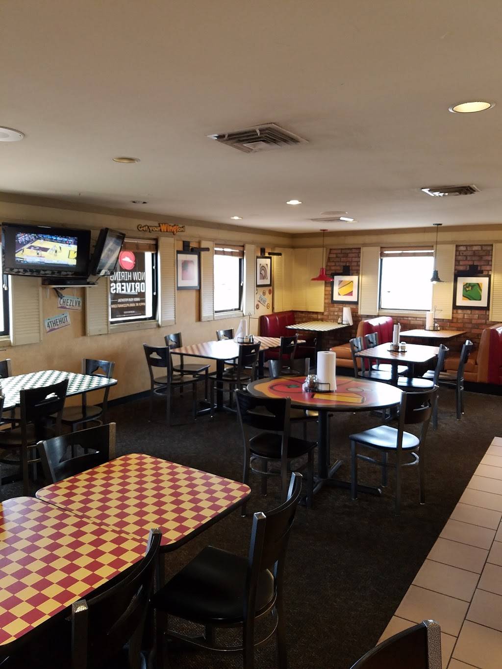 Pizza Hut | restaurant | 13105 W Glendale Ave, Glendale, AZ 85307, USA | 6239355009 OR +1 623-935-5009