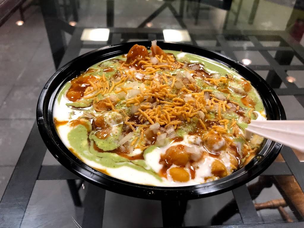 Masala Corner | restaurant | 807 Main St W, Hamilton, ON L8S 3M4, Canada | 9057770123 OR +1 905-777-0123