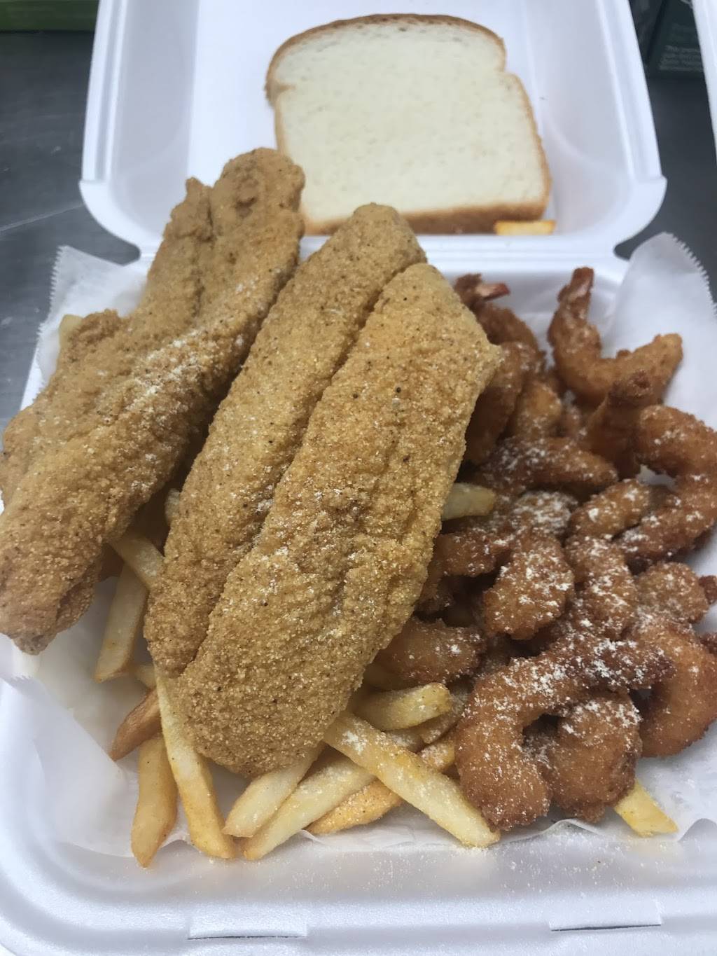 Captains fish&chicken | restaurant | 703 E 9th St, Lockport, IL 60441, USA | 8155523169 OR +1 815-552-3169