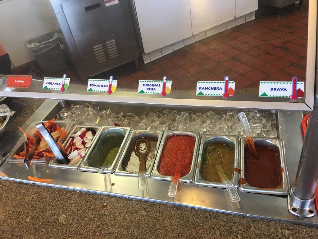 Santanas | restaurant | 1975 Morena Blvd, San Diego, CA 92110, USA | 6192769600 OR +1 619-276-9600