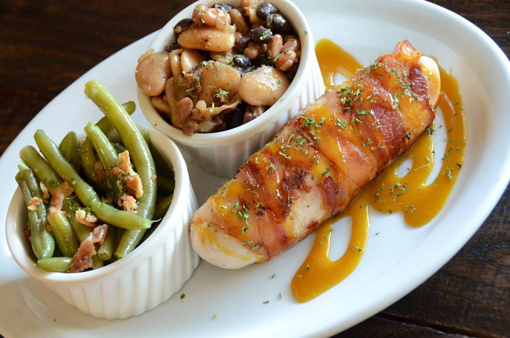 Fifis Lunch Box | restaurant | 2918 Wabash Ave, Terre Haute, IN 47803, USA | 8124601670 OR +1 812-460-1670