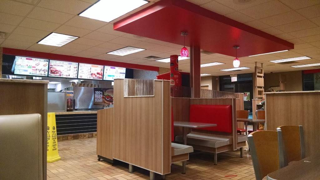Burger King | restaurant | 2701 N Western Ave, Chicago, IL 60647, USA | 7732353376 OR +1 773-235-3376