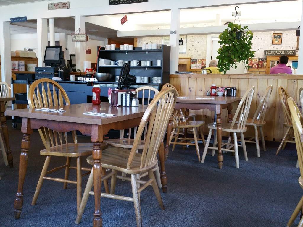 Dennys Pantry | restaurant | 469 Bernardston Rd, Greenfield, MA 01301, USA | 4137733345 OR +1 413-773-3345