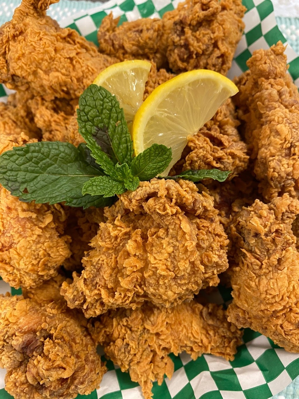 Chi+Mac | restaurant | 330 Wake Ave, El Centro, CA 92243, USA | 7603530203 OR +1 760-353-0203