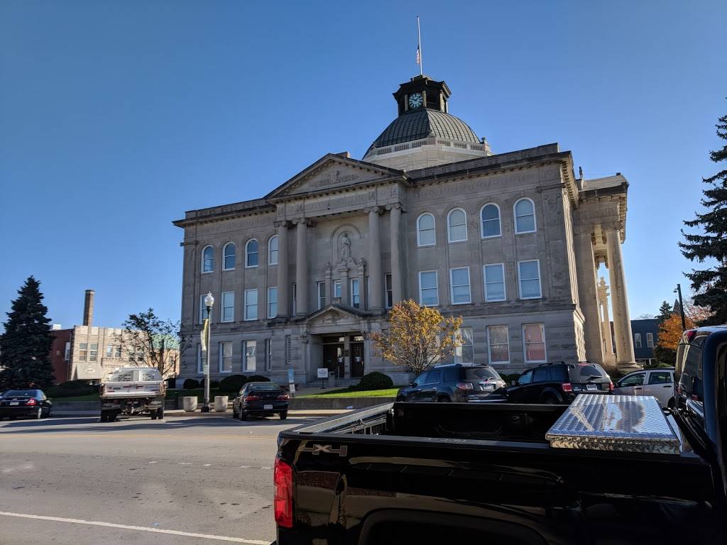 Maxs Cubbard | restaurant | 112 N Lebanon St, Lebanon, IN 46052, USA | 7654830838 OR +1 765-483-0838