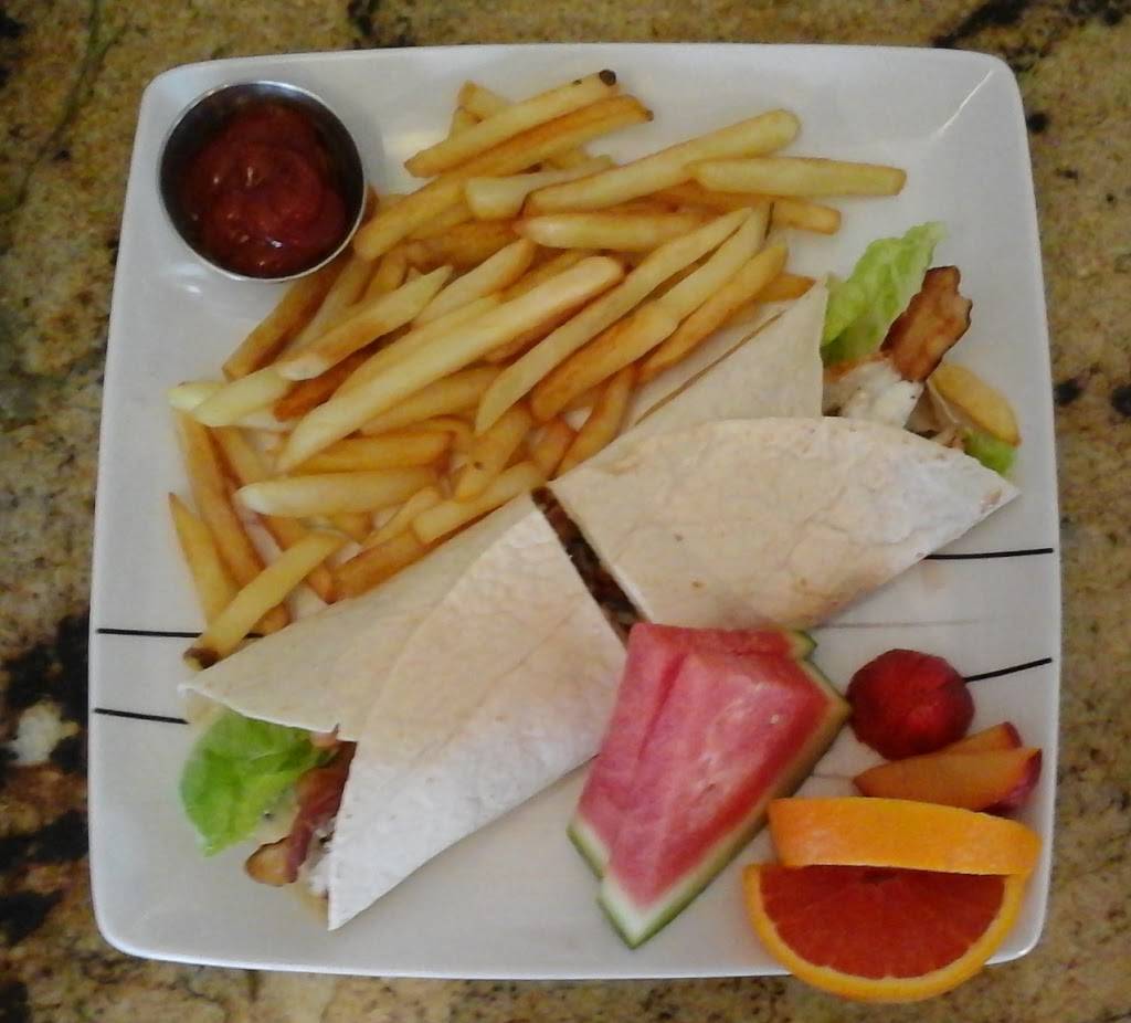 Club Il Cavallino | restaurant | 9420 Tecumseh Rd E, Windsor, ON N8R 1A2, Canada | 5199792937 OR +1 519-979-2937