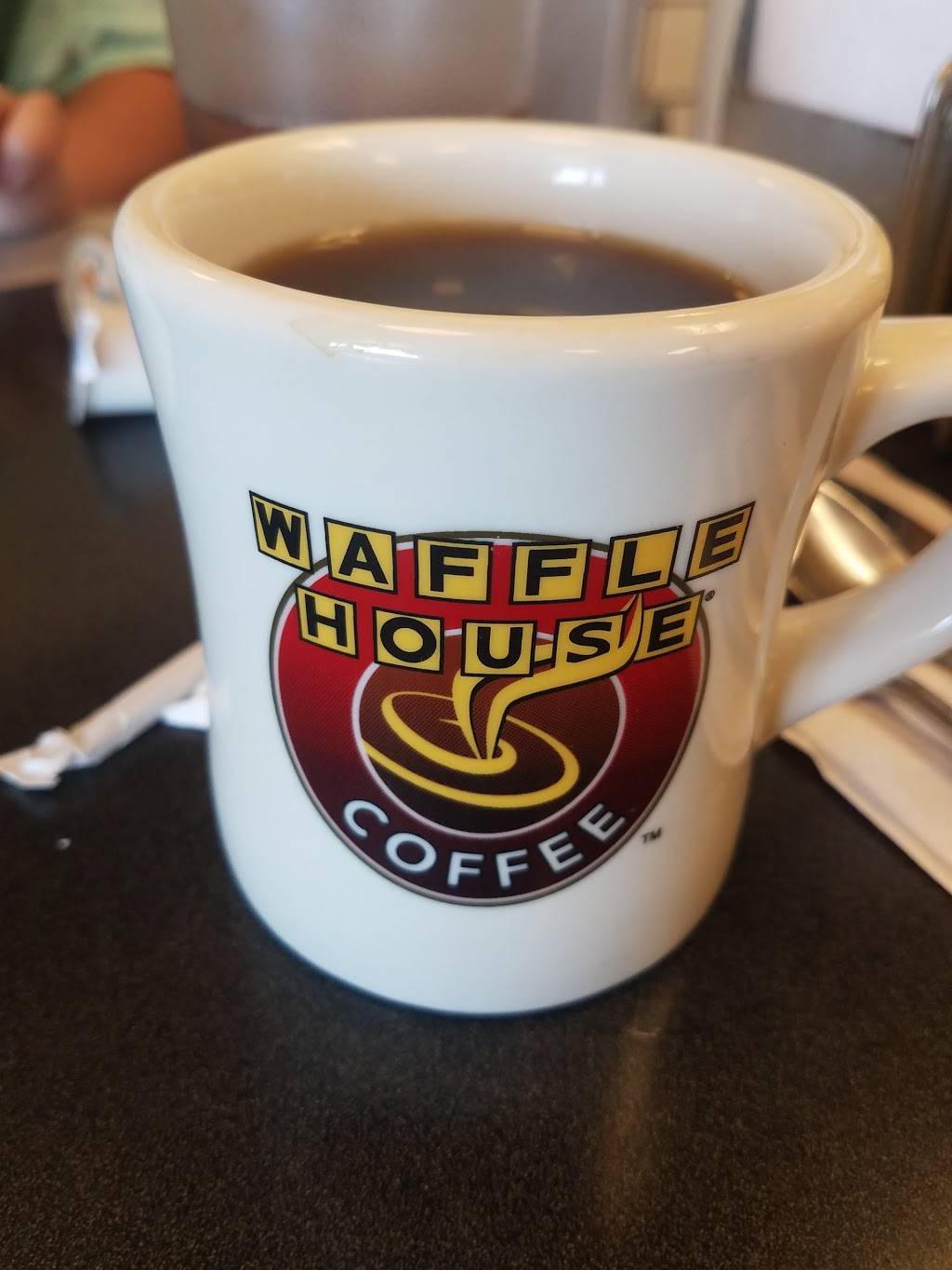 Waffle House | meal takeaway | 2002 Boulevard, Colonial Heights, VA 23834, USA | 8045240733 OR +1 804-524-0733