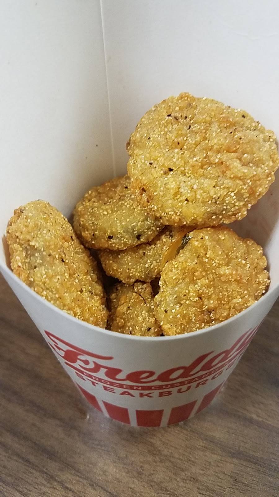 Freddys Frozen Custard & Steakburgers | restaurant | 301 N Bluff Rd, Collinsville, IL 62234, USA | 6187727184 OR +1 618-772-7184