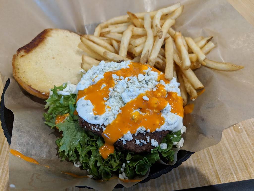 Buffalo Wild Wings | meal takeaway | 5500 Tinker Diagonal, Del City, OK 73115, USA | 4056779464 OR +1 405-677-9464