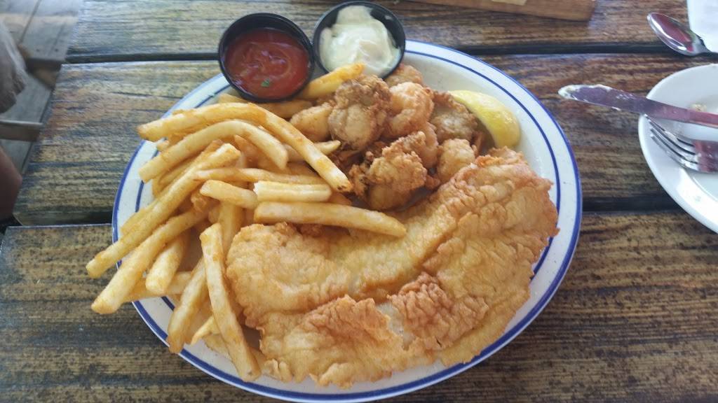 Ladys Island Dockside | restaurant | 71 Sea Island Pkwy, Beaufort, SC 29907, USA | 8433793288 OR +1 843-379-3288