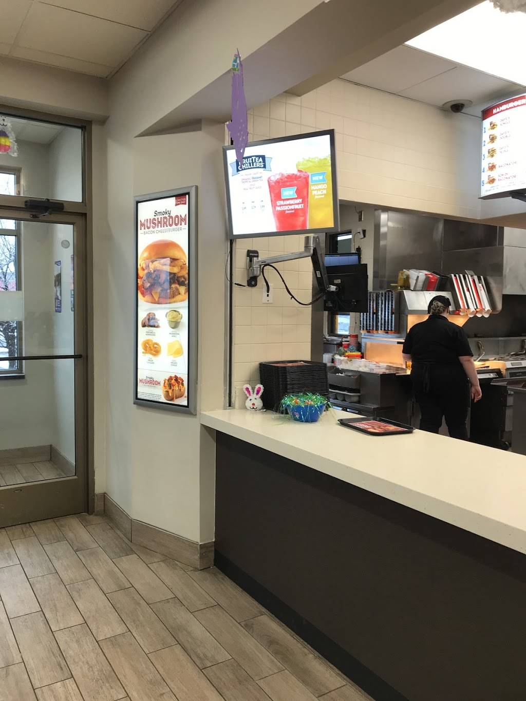 Wendys | restaurant | 45145 Ford Rd, Canton, MI 48187, USA | 7348443117 OR +1 734-844-3117