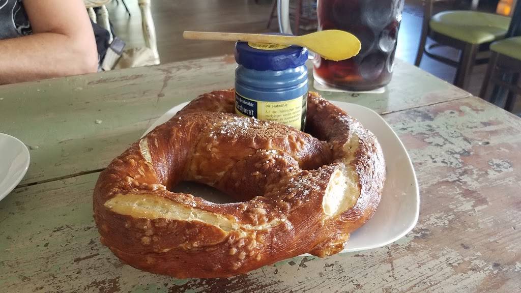 Siegfrieds Restaurant and German Biergarten | restaurant | 1869 Fruitville Rd, Sarasota, FL 34236, USA | 9413309330 OR +1 941-330-9330