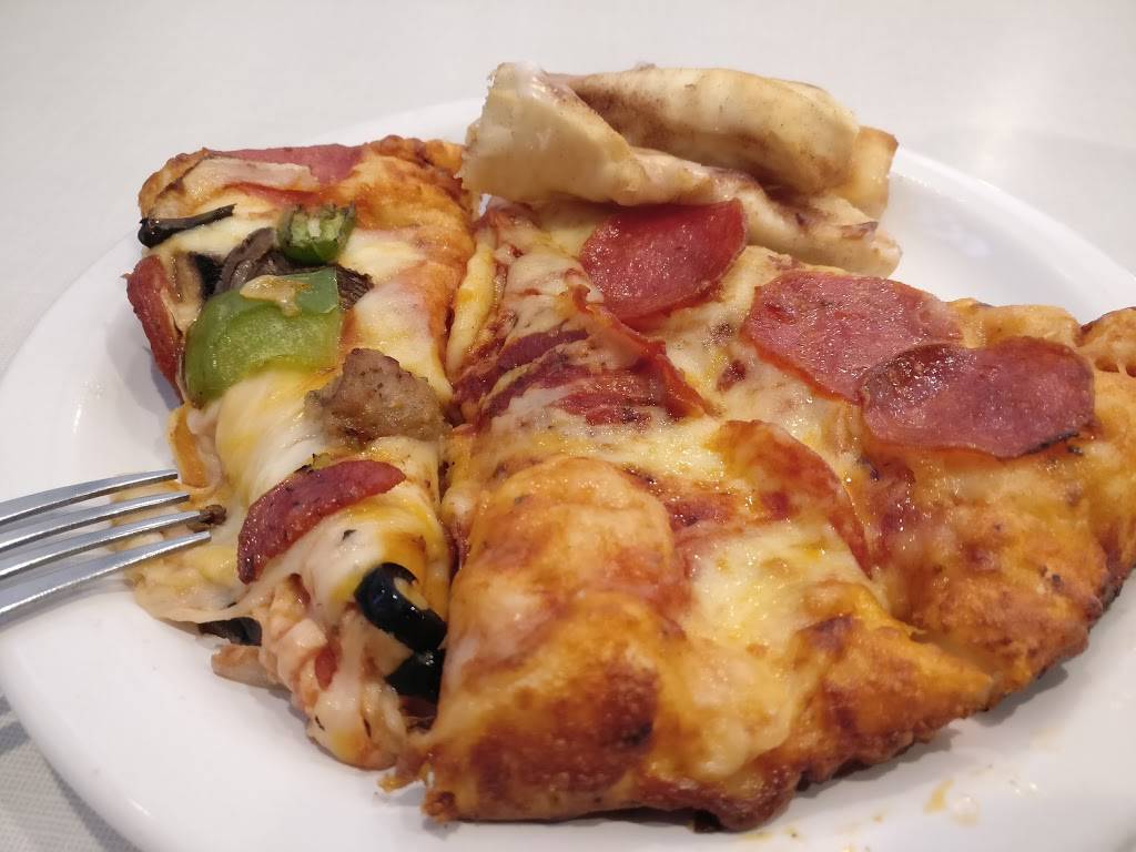 Round Table Pizza | meal delivery | 2550 Berryessa Rd, San Jose, CA 95132, USA | 4082588505 OR +1 408-258-8505