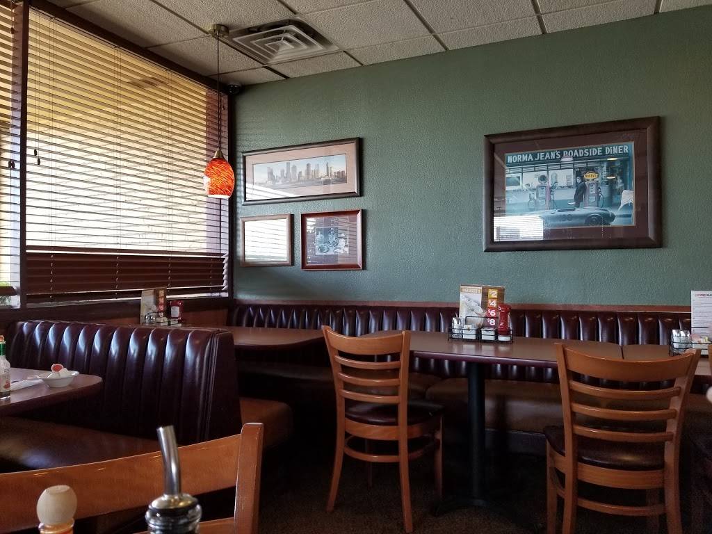 Dennys | restaurant | 7707 Stuebner Airline Rd, Houston, TX 77088, USA | 2814455828 OR +1 281-445-5828