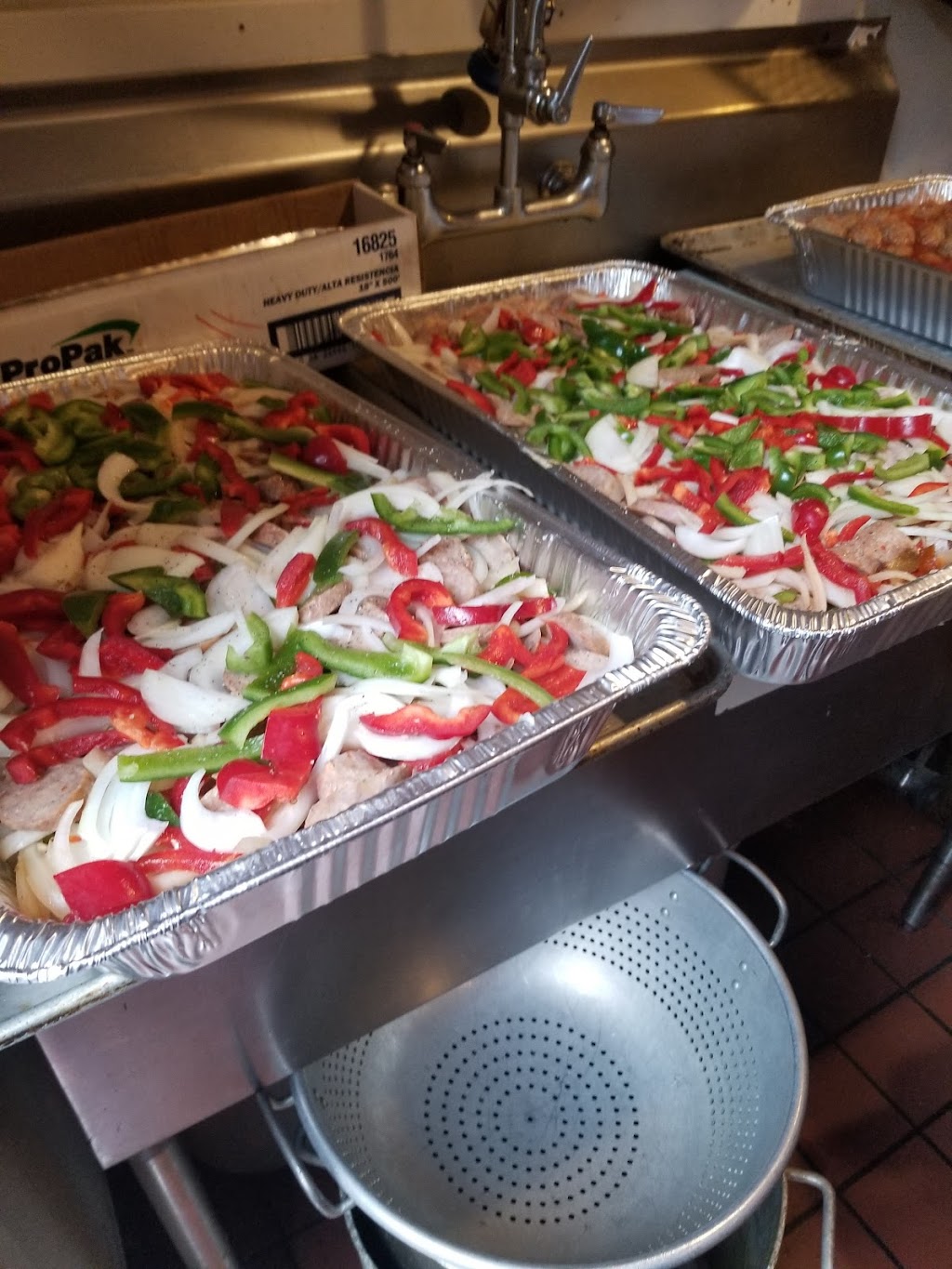 La Cuchara Restaurant | meal delivery | 381 Blue Hill Avenue, Boston, MA 02121, USA | 6174457500 OR +1 617-445-7500