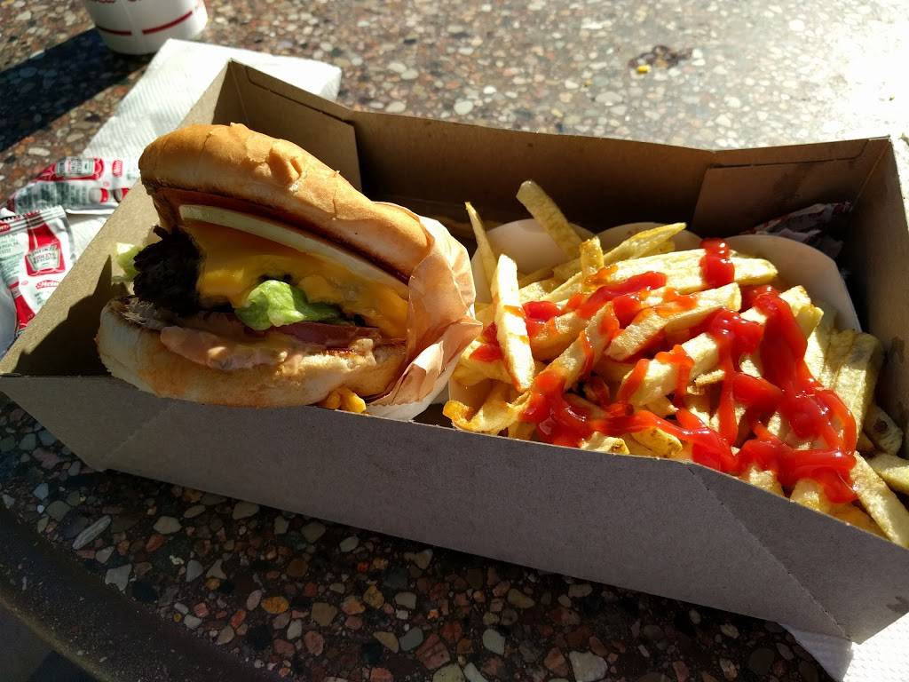 In-N-Out Burger | restaurant | 594 W 19th St, Costa Mesa, CA 92627, USA | 8007861000 OR +1 800-786-1000