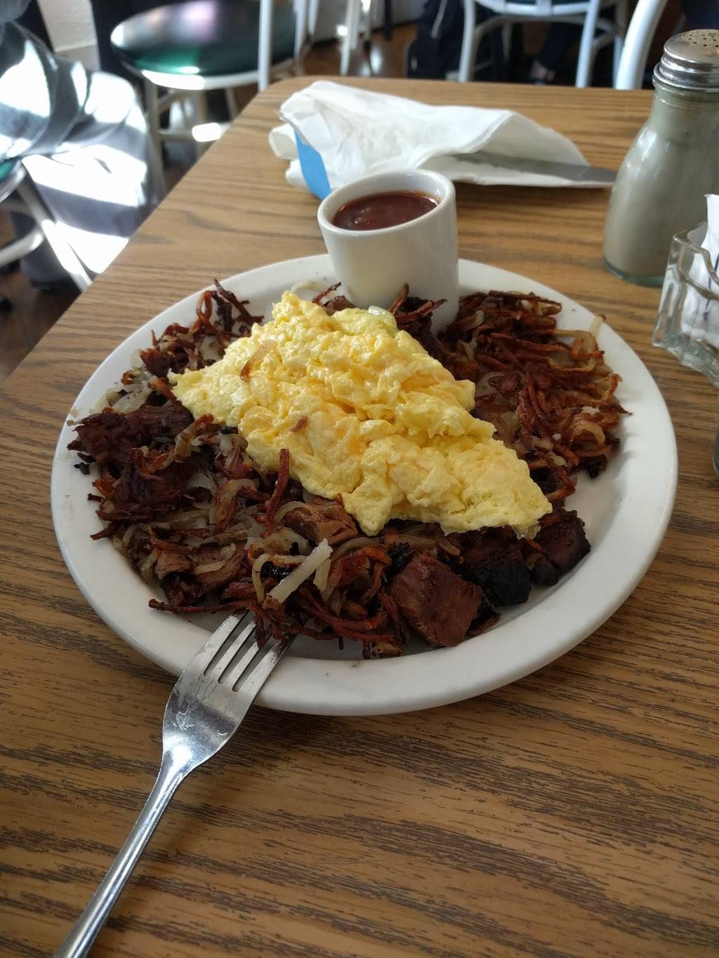 Smoke On the Water | restaurant | 103 Park Ave, Charlevoix, MI 49720, USA | 2312379604 OR +1 231-237-9604