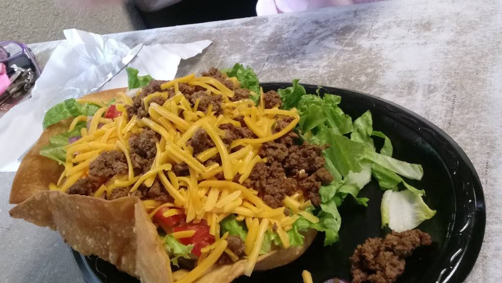 Holly Jos Creekside Grill | restaurant | 25174 Virgil H Goode Hwy, Boones Mill, VA 24065, USA | 5403341255 OR +1 540-334-1255