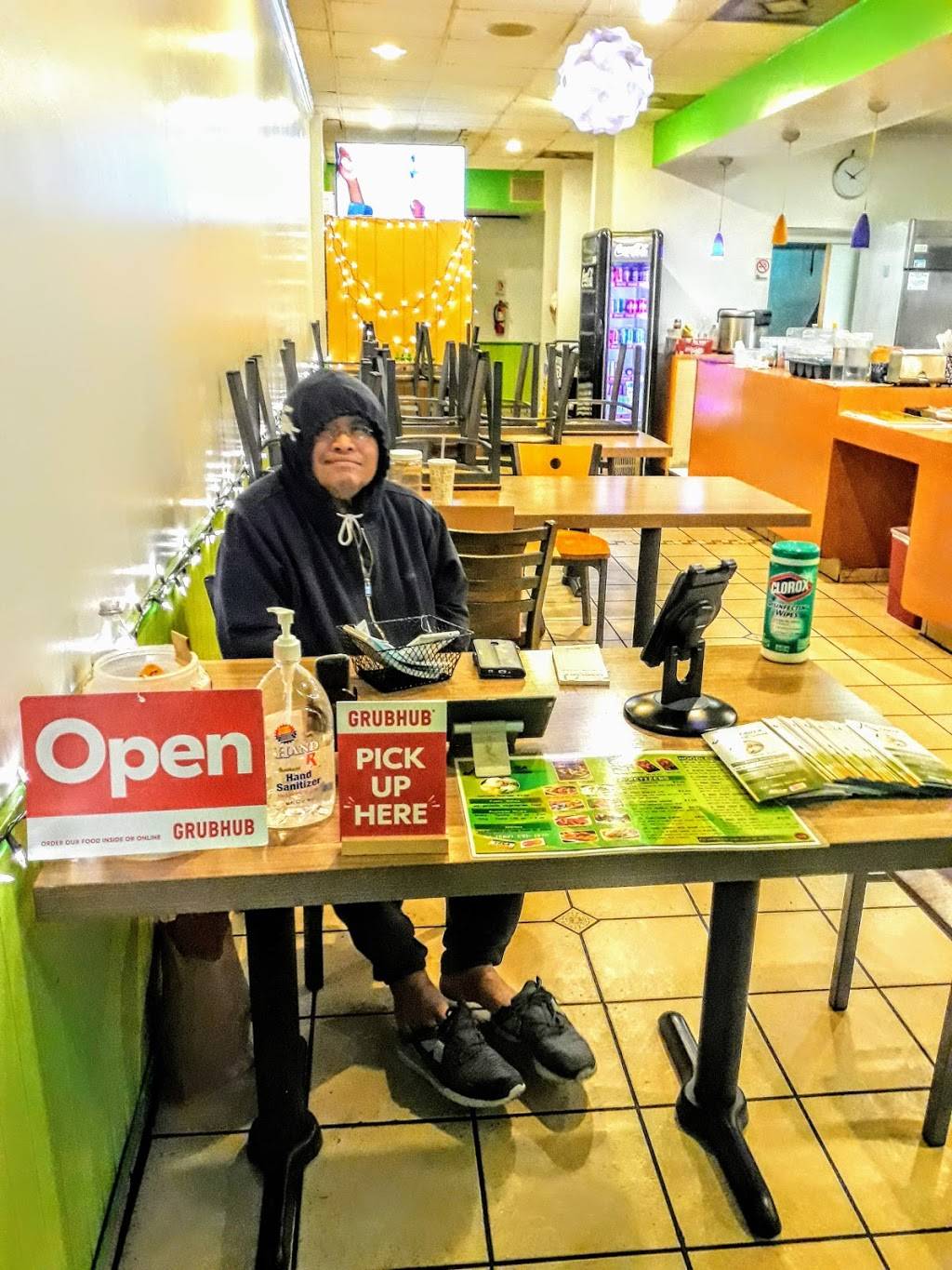 Tanyas Thai Cuisine | restaurant | 763 E Anaheim St, Long Beach, CA 90813, USA | 5625911970 OR +1 562-591-1970