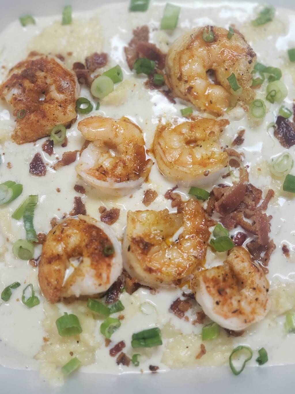 Plush Bar and Grill | restaurant | 4000 Bessemer Super Hwy, Bessemer, AL 35020, USA | 2054342305 OR +1 205-434-2305