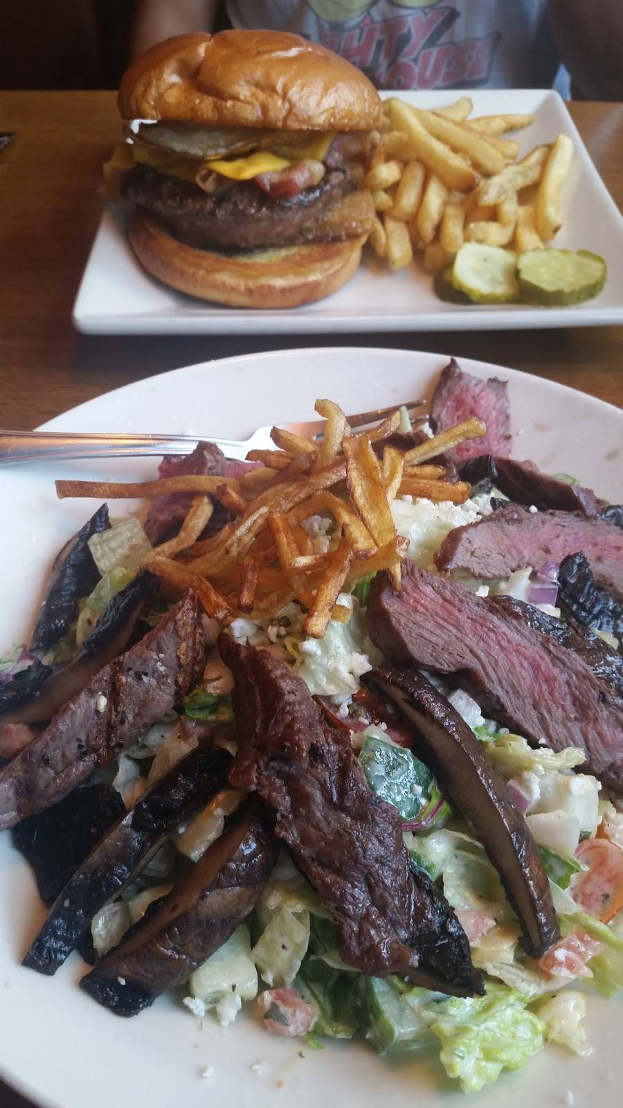 Rock Bottom Restaurant & Brewery | restaurant | 94 Yorktown Center, Lombard, IL 60148, USA | 6304241550 OR +1 630-424-1550