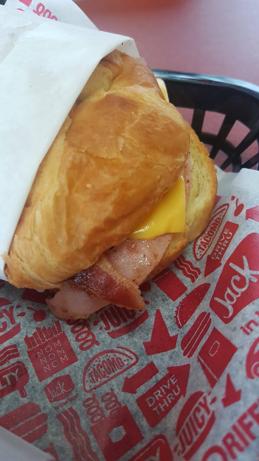 Jack in the Box | restaurant | 22664 Ventura Blvd, Woodland Hills, CA 91364, USA | 8182243460 OR +1 818-224-3460