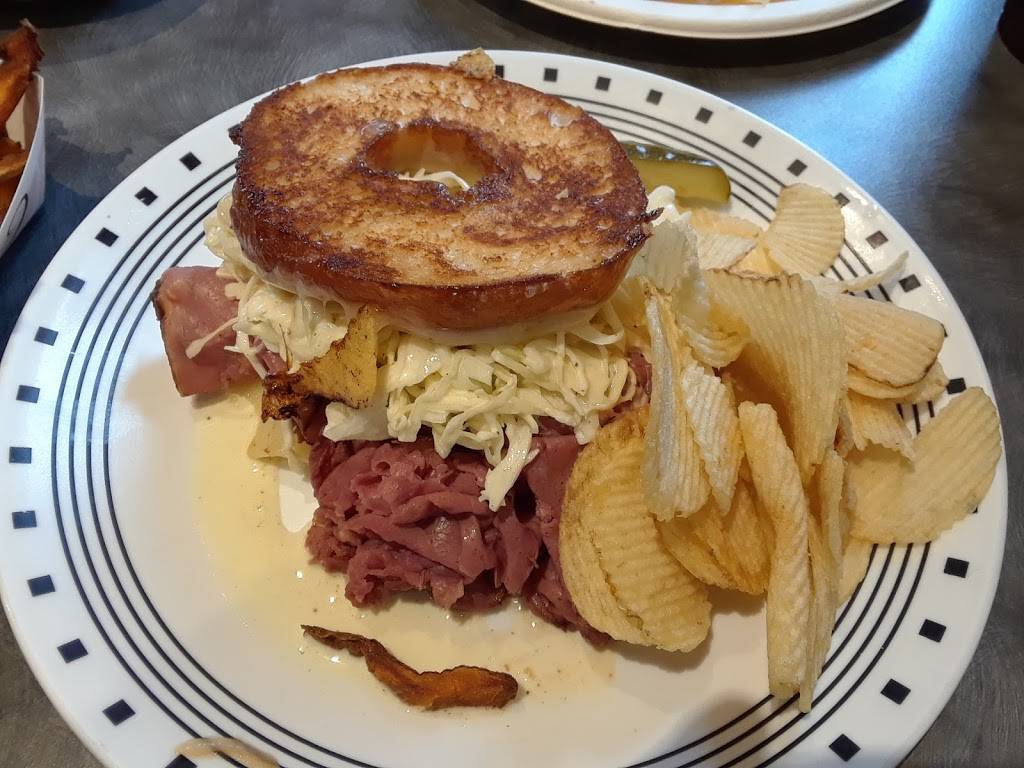 Mamies Cafe & Homemade | restaurant | 110 E Allegheny St, Martinsburg, PA 16662, USA | 8147939122 OR +1 814-793-9122