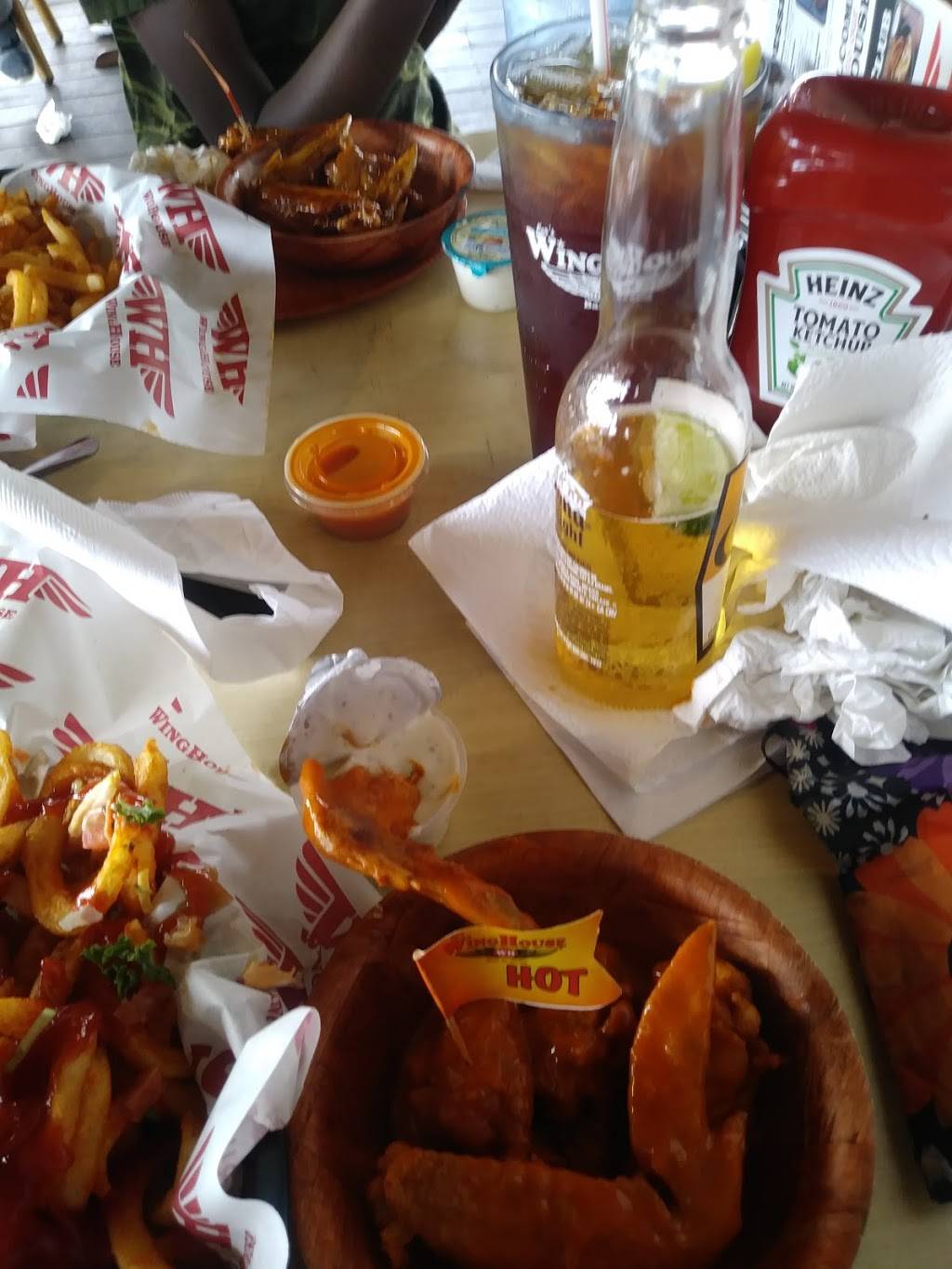 The WingHouse of Kirkman Rd | restaurant | 3789 S Kirkman Rd, Orlando, FL 32811, USA | 4074729464 OR +1 407-472-9464