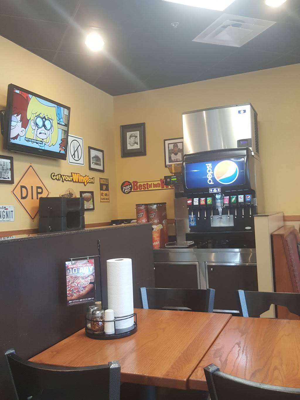 Pizza Hut | restaurant | 594 South State Highway 123, Seguin, TX 78155, USA | 8305495083 OR +1 830-549-5083