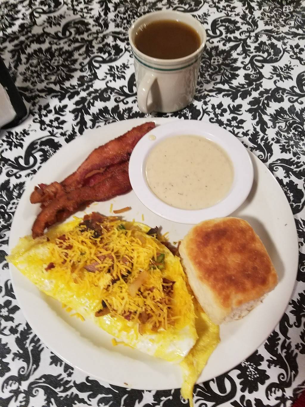 Red Star Grille | restaurant | 2365 Annadell Rd, Pioneer, TN 37847, USA | 4236637827 OR +1 423-663-7827