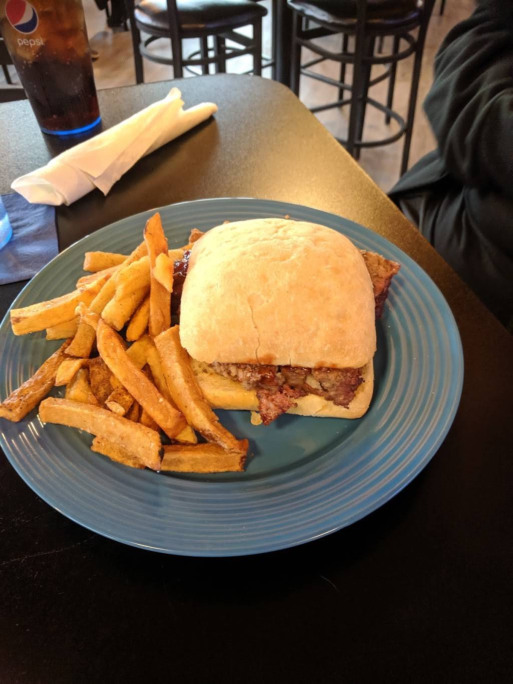 Miles on the Water | restaurant | 240 N River Rd, Mt Clemens, MI 48043, USA | 5862310134 OR +1 586-231-0134