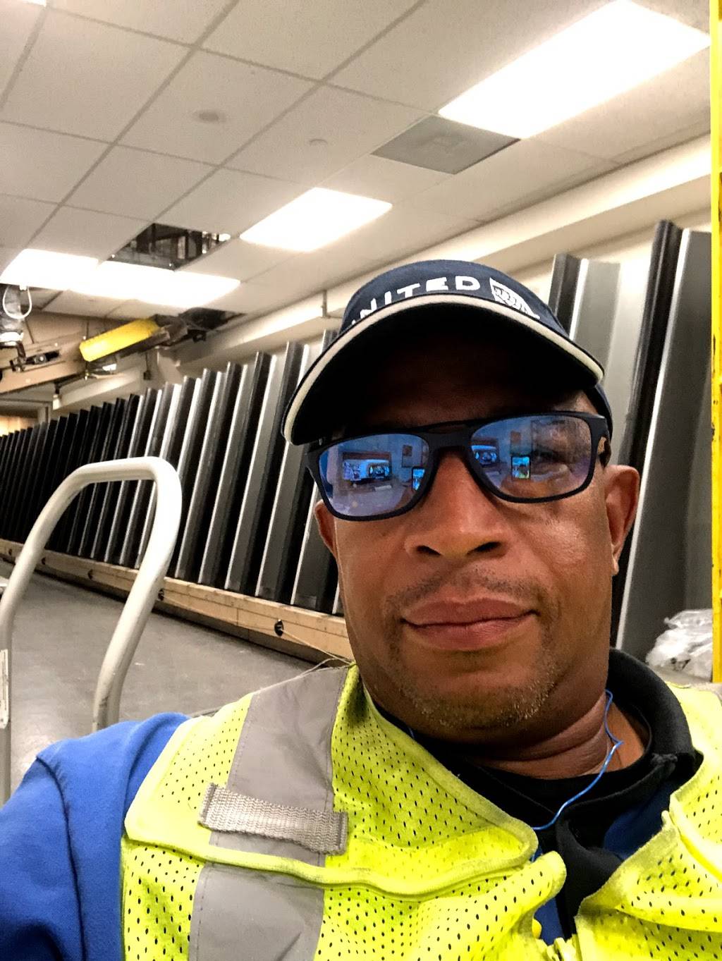 Denver International Airport B&C Concourse | restaurant | Arrivals – Terminal W, Denver, CO 80249, USA | 3033422000 OR +1 303-342-2000