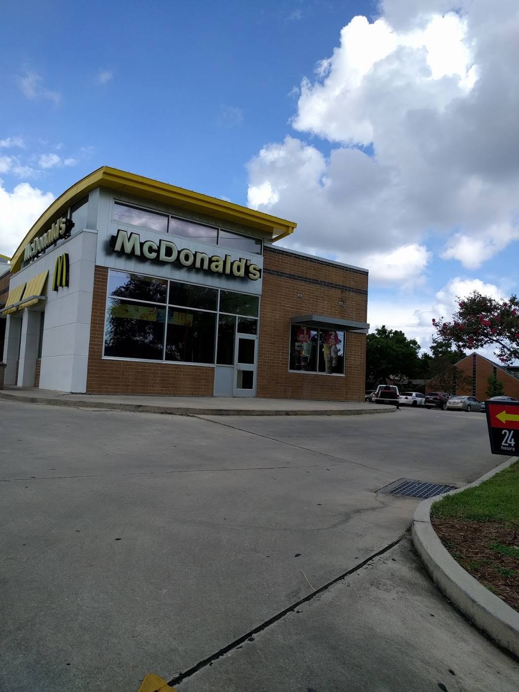 McDonalds | cafe | 5315 Veterans Memorial Blvd, Metairie, LA 70003, USA | 5048885174 OR +1 504-888-5174