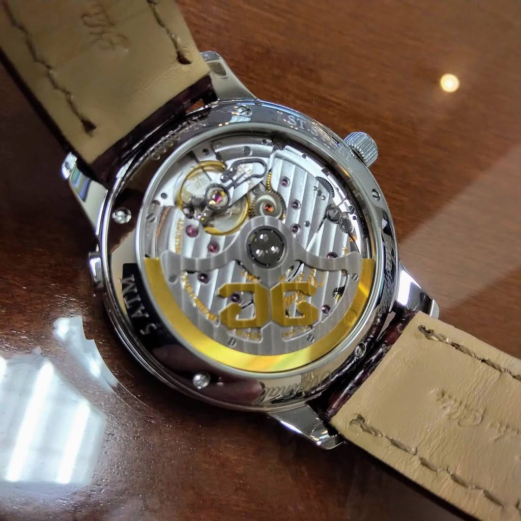 M J Watch Services | restaurant | 2200 Waukegan Rd, Glenview, IL 60025, USA | 8477297400 OR +1 847-729-7400