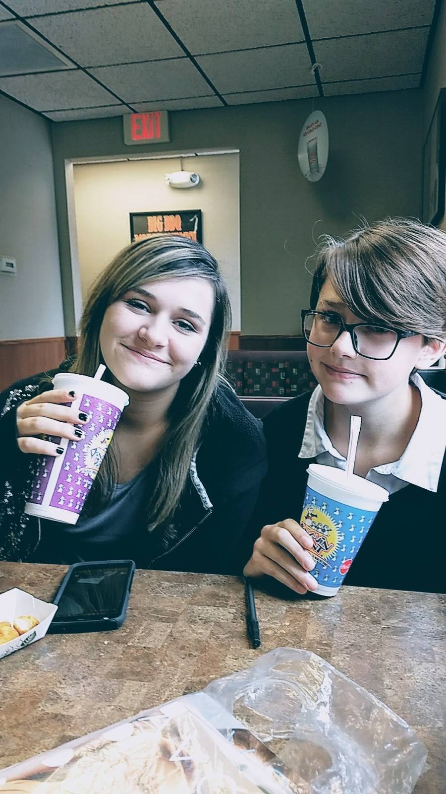 Penguin Point | restaurant | 1115 W Lake St, Warsaw, IN 46580, USA | 5742672456 OR +1 574-267-2456