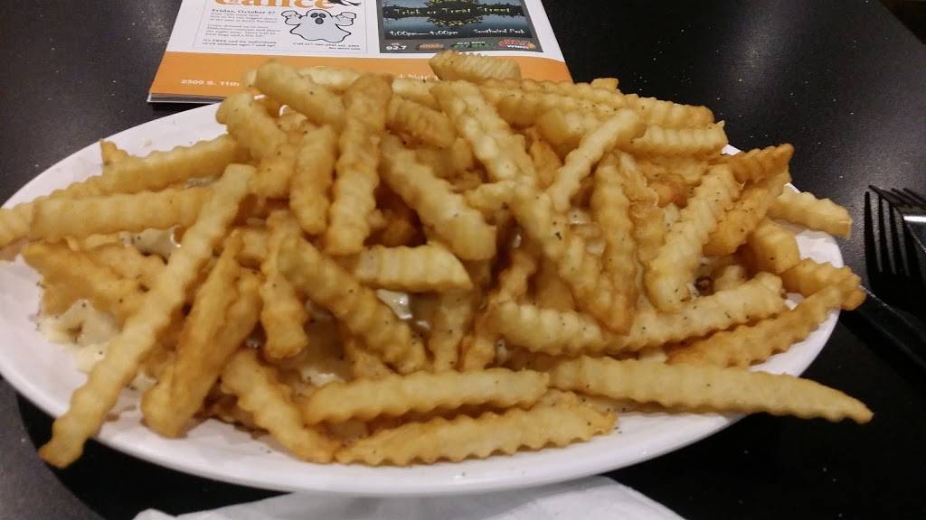 Top Cats Chill & Grill | restaurant | 3211 Sangamon Ave, Springfield, IL 62702, USA | 2175284201 OR +1 217-528-4201